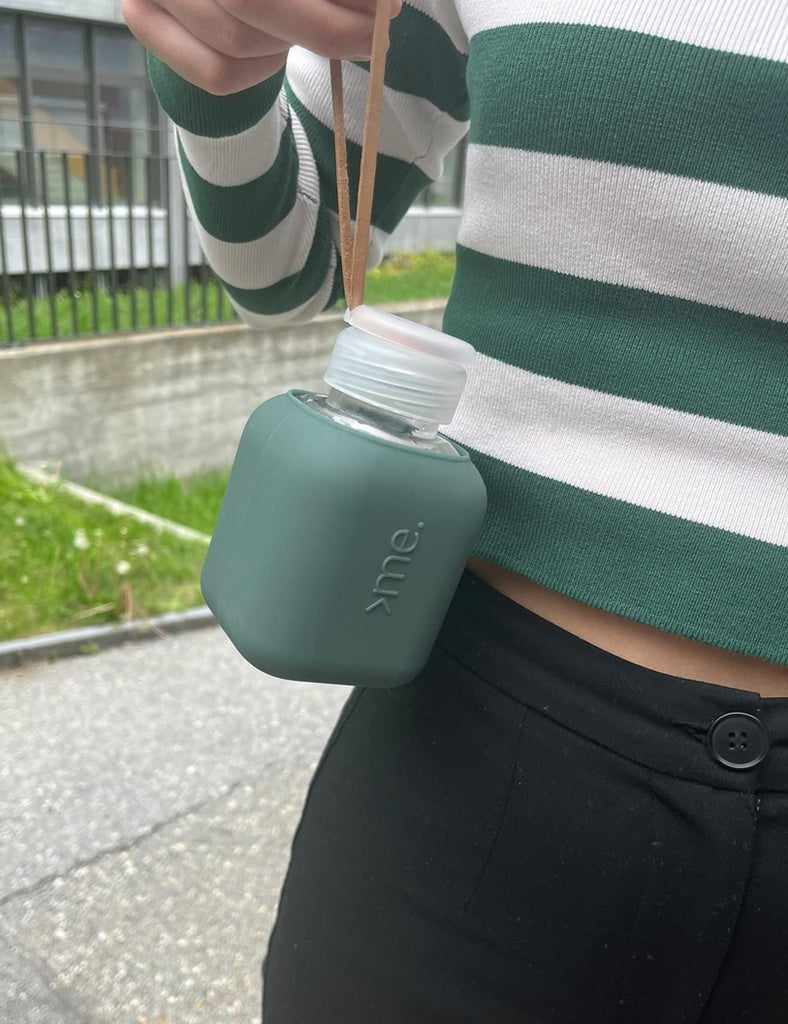 Squireme Y2 Glass Bottle with Silicone Sleeve 370 ml (Pine Green)[C] - زجاجة مياه  للحرارة والبرودة