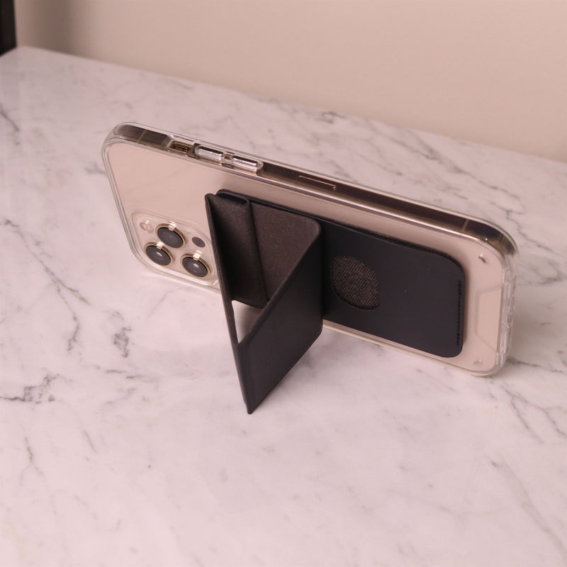Uniq Lyft Magnetic Phone Stand & Card Holder - Black - مسكة وستاند جانبي ورأسي ومحفظة للبطاقات - يونيك
