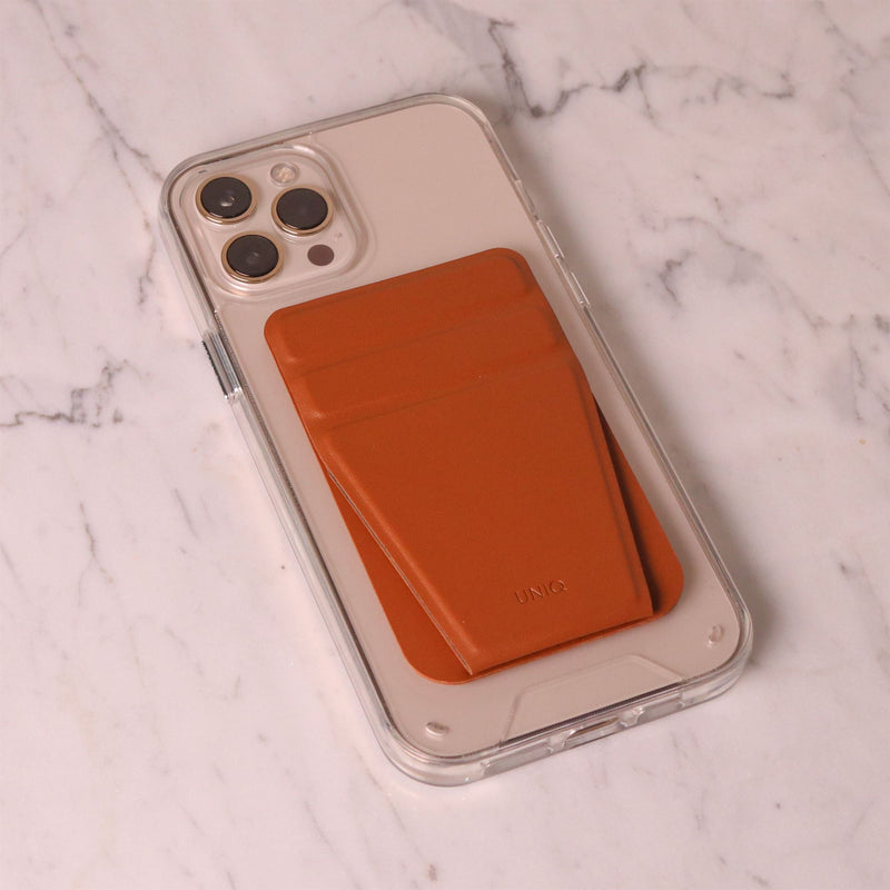 Uniq Lyft Magnetic Phone Stand & Card Holder - Brown - مسكة وستاند جانبي ورأسي ومحفظة للبطاقات - يونيك